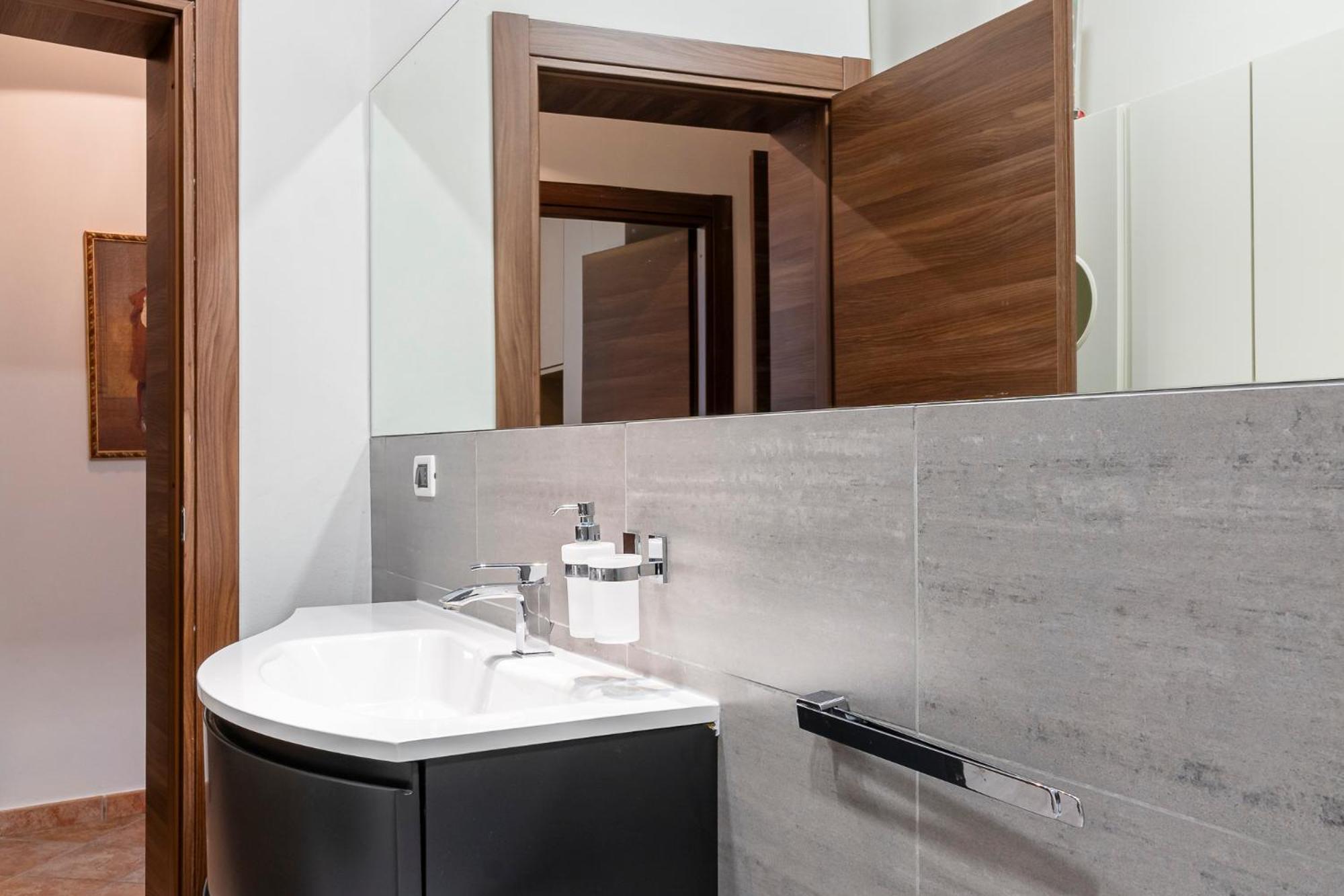 Bagni Pancaldi Sea View Apartment! Livorno Exteriér fotografie